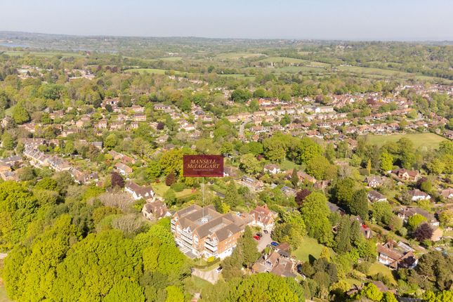 Highgate Road, Forest Row RH18 2 bed apartment for sale