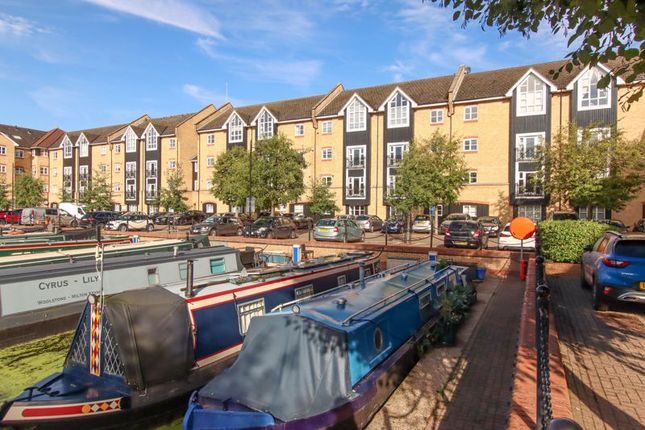 Evans Wharf, Hemel Hempstead 2 bed apartment for sale