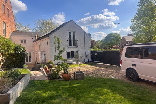 High Street, Newport Pagnell 4 bed link detached house for sale