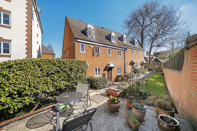 2 bed maisonette