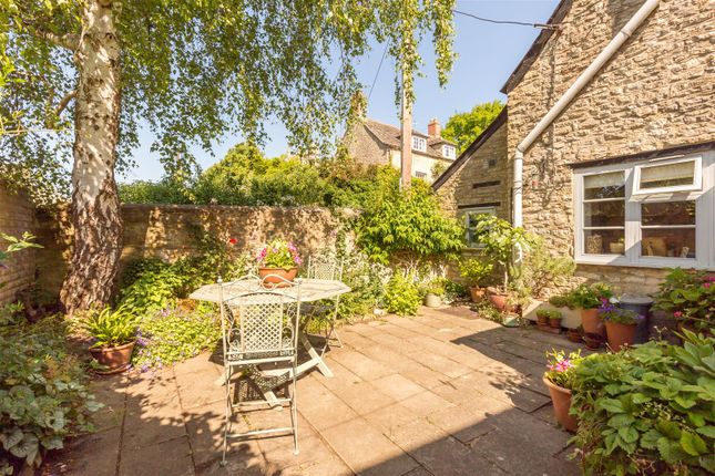 The Walk, Islip 3 bed cottage for sale
