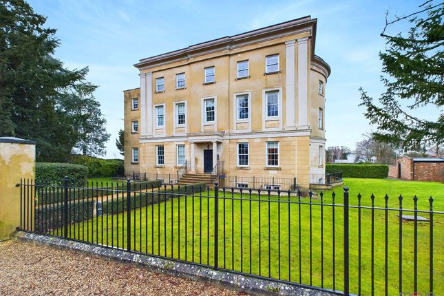 115 The Park, Cheltenham GL50 2 bed flat for sale