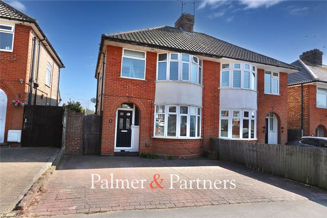 Elmcroft Road, Ipswich, Suffolk, IP1 3 bed semi