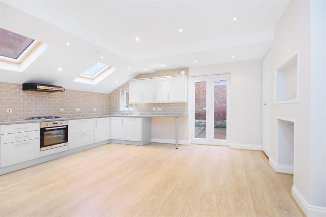 3 bed maisonette