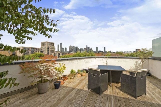 3 bedroom flat for sale