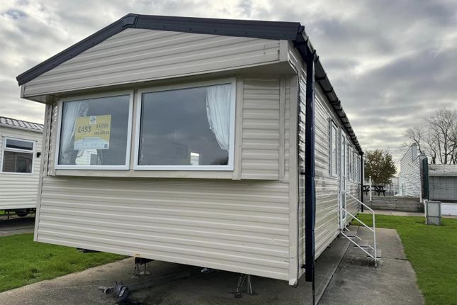 Nodes Point Holiday Park, Ryde PO33 3 bed mobile home for sale