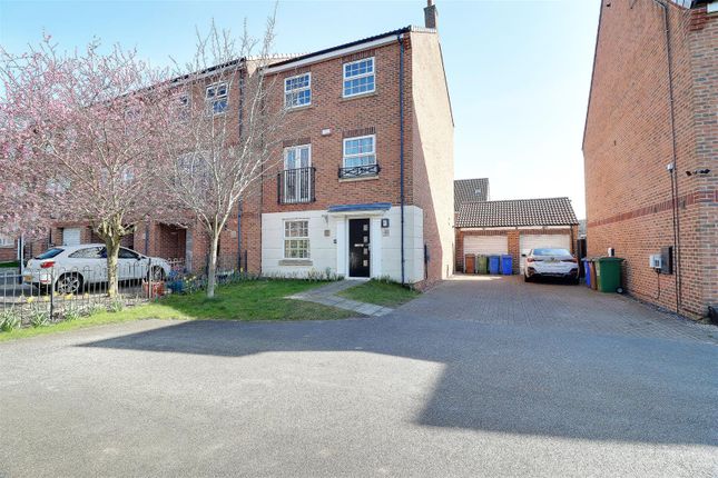 Sandringham Road, Brough 4 bed townhouse for sale
