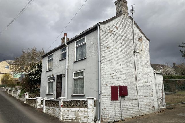 2 bed detached house
