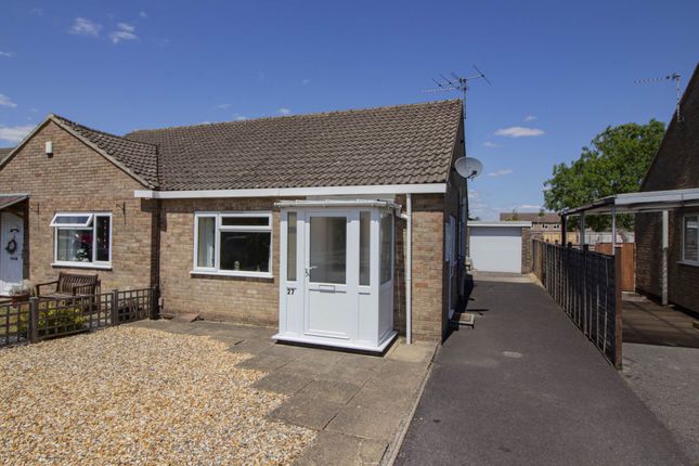 2 bedroom semi-detached bungalow for sale