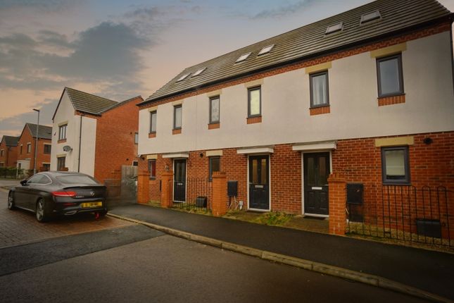 3 bedroom town house for sale