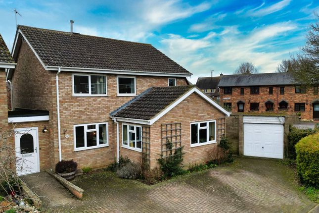 Western Drive, Milton Keynes MK19 4 bed link detached house for sale