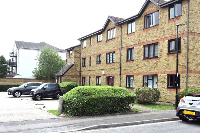 Celadon Close, Enfield, EN3 1 bed flat for sale