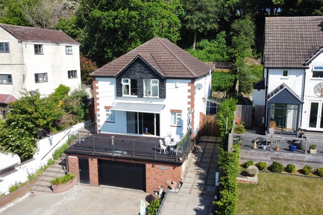 5 bed detached house