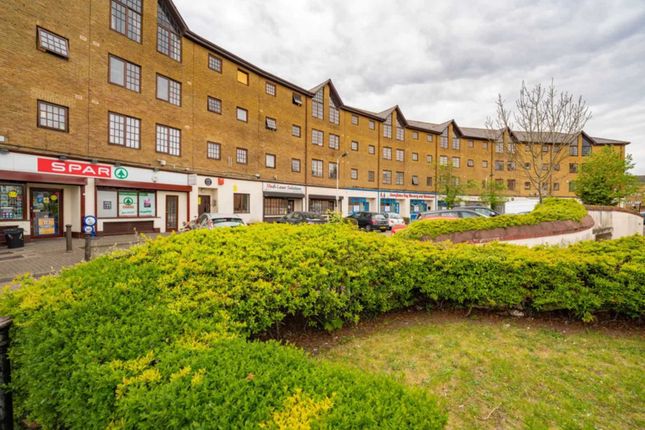 Comer Crescent, Southall, UB2 4XD 2 bed flat for sale