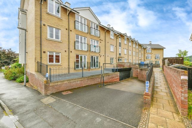 2 bedroom ground floor flat for sale