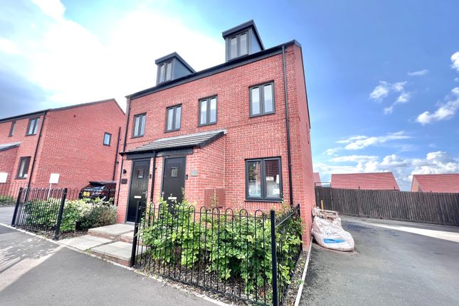 Brookes Avenue, Telford TF3 3 bed semi