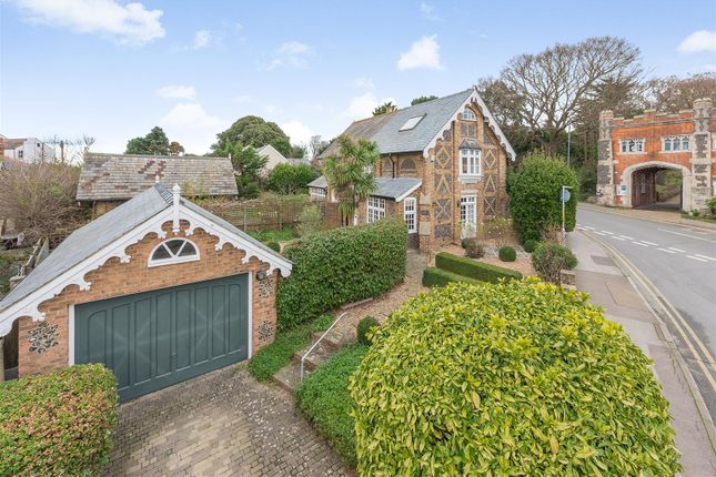 2 bedroom semi-detached house for sale