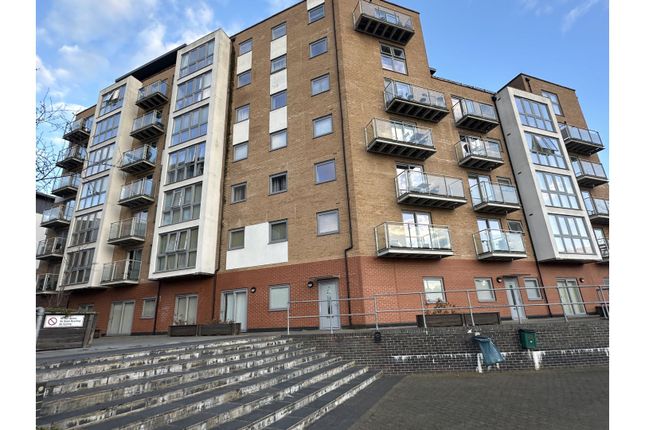 2 bedroom flat for sale