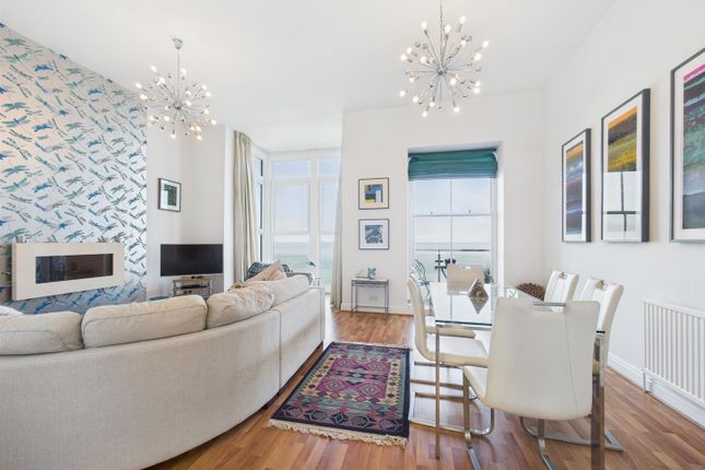 Capstone Crescent, Ilfracombe EX34 3 bed apartment for sale