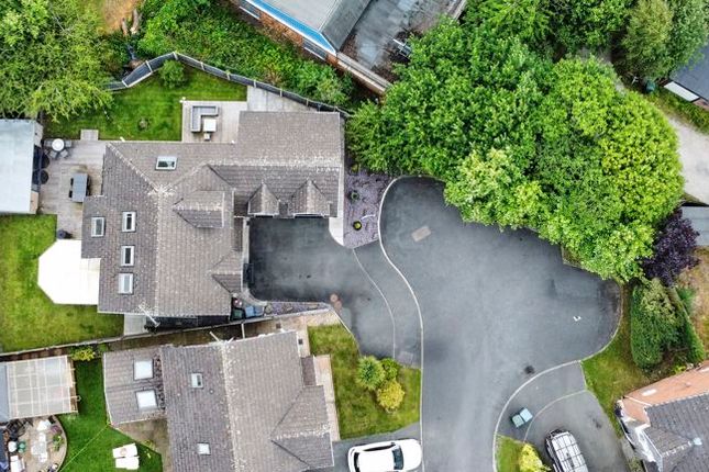 Farrier Way, Wigan WN6 5 bed detached house for sale