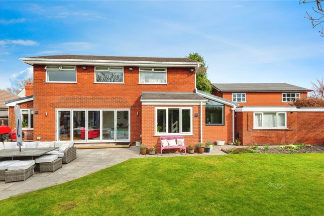 4 bed detached house