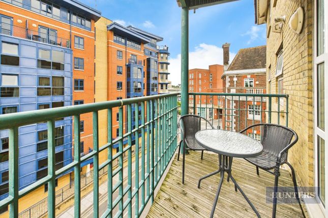 Neptune House, Southampton SO14 2 bed flat for sale