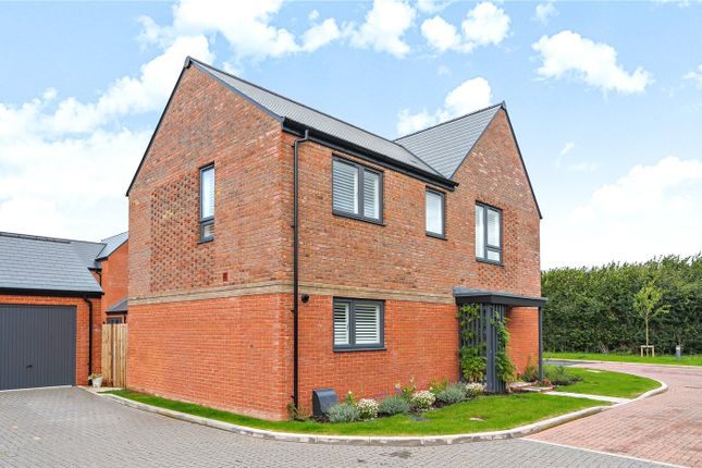 Hornbeam Way, Godalming, Surrey, GU7 4 bed detached house for sale