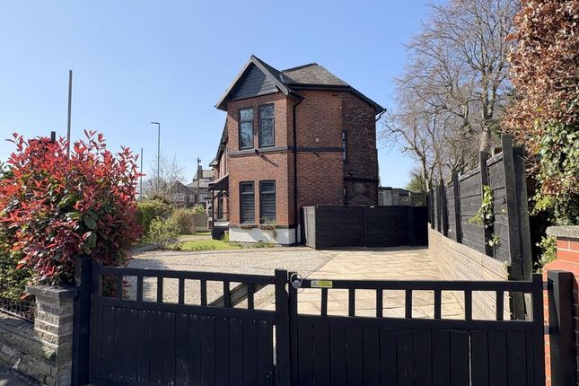 4 bedroom semi-detached house for sale