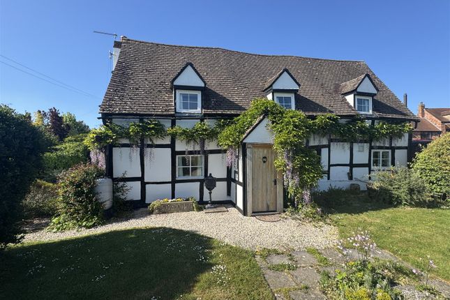 High Street, Tewkesbury GL20 3 bed cottage for sale