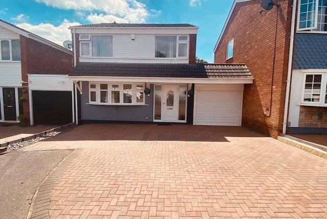 4 bedroom link detached house for sale