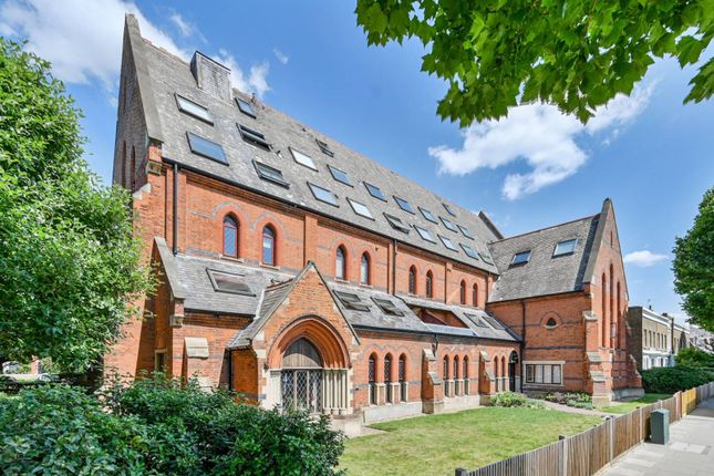 St. Mary's Court, Chiswick, London, W6 3 bed flat for sale