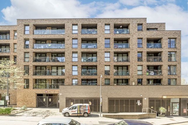 Yeoman Street, London SE8 2 bed flat for sale