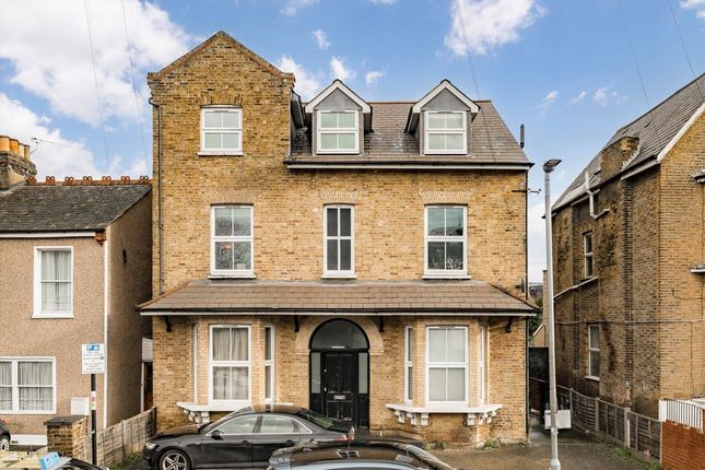Longley Road, London SW17 2 bed flat for sale