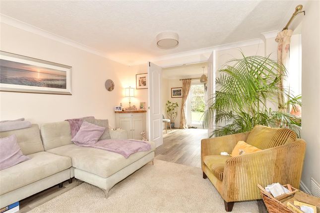 4 bed detached house