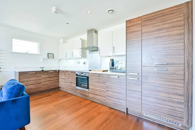 Albany Road, Elephant and Castle... 2 bed flat for sale