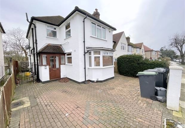5 bed detached house