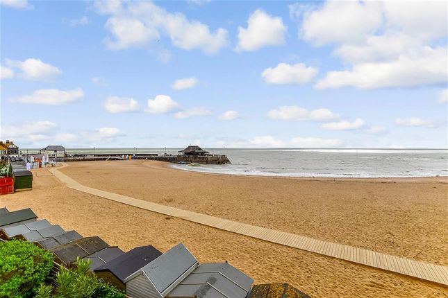 The Parade, Broadstairs, Kent 1 bed apartment for sale