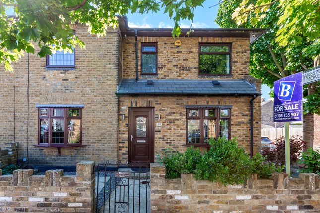 Shaftesbury Road, Romford, RM1 4 bed semi