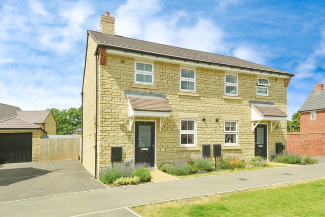 2 bedroom semi-detached house for sale
