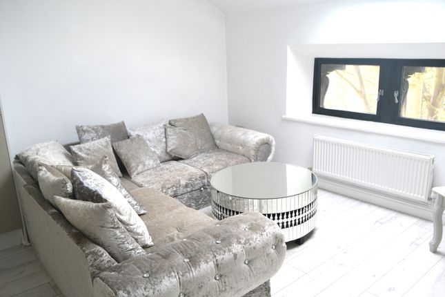 2 bed flat