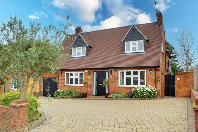 Moffats Lane, Brookmans Park AL9 4 bed detached house for sale