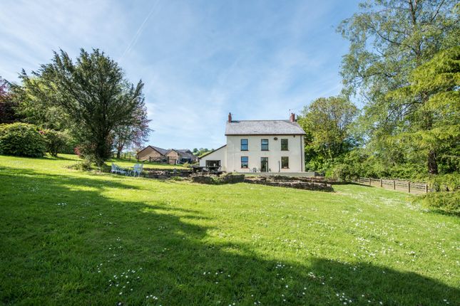 6 bed detached house