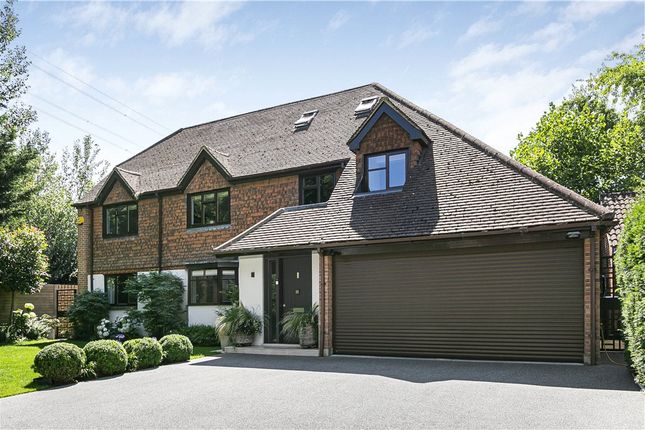 Wexfenne Gardens, Surrey GU22 5 bed detached house for sale