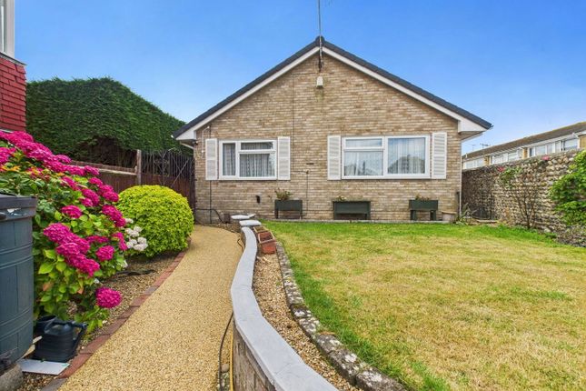 Elm Grove, Lancing, BN15 8PD 2 bed detached bungalow for sale