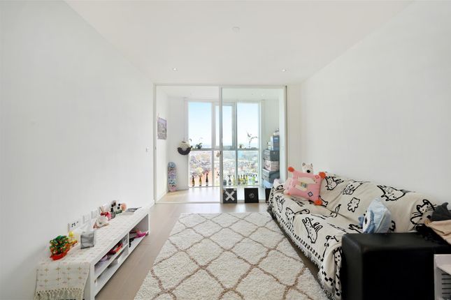 Sky Gardens, Wandsworth Road, London SW8 1 bed flat for sale