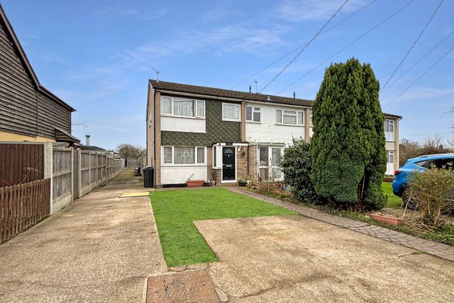 Station Road, Great Bentley... 3 bed semi