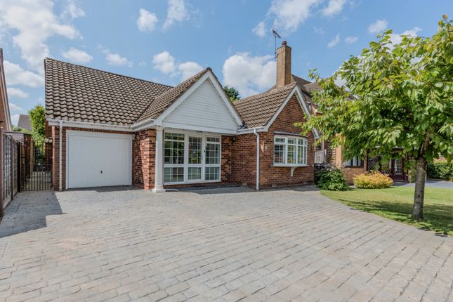5 bed detached house