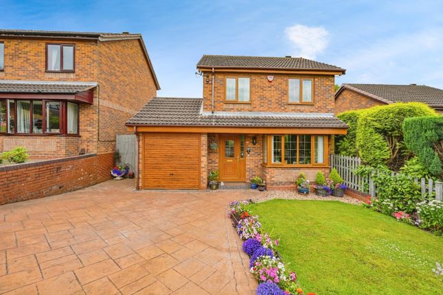 Mossdale, Wilnecote, Tamworth 3 bed detached house for sale