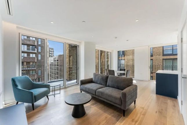 Jubilee Walk, Clerkenwell, London, WC1X 2 bed flat for sale