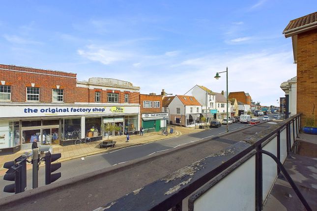 High Street, Shoreham by Sea 2 bed apartment for sale